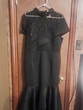 Black Lace-Top Mermaid Dress - Brand Unspecified